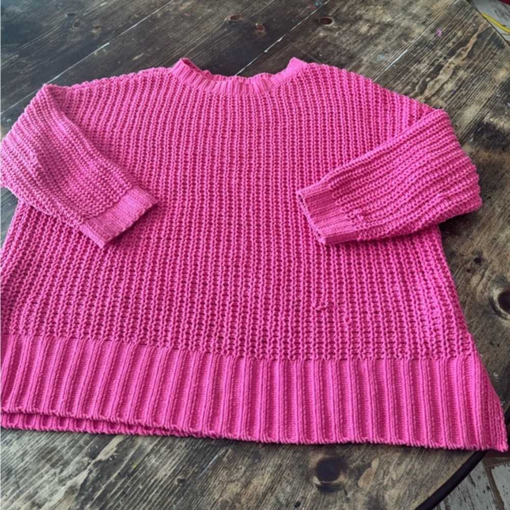 Comfy cozy n cute pink oversized(AKA FLATTERING& FUN)sweater by American Eagle🩷